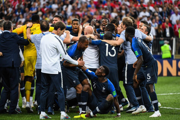 场上保持冷 场上保持冷