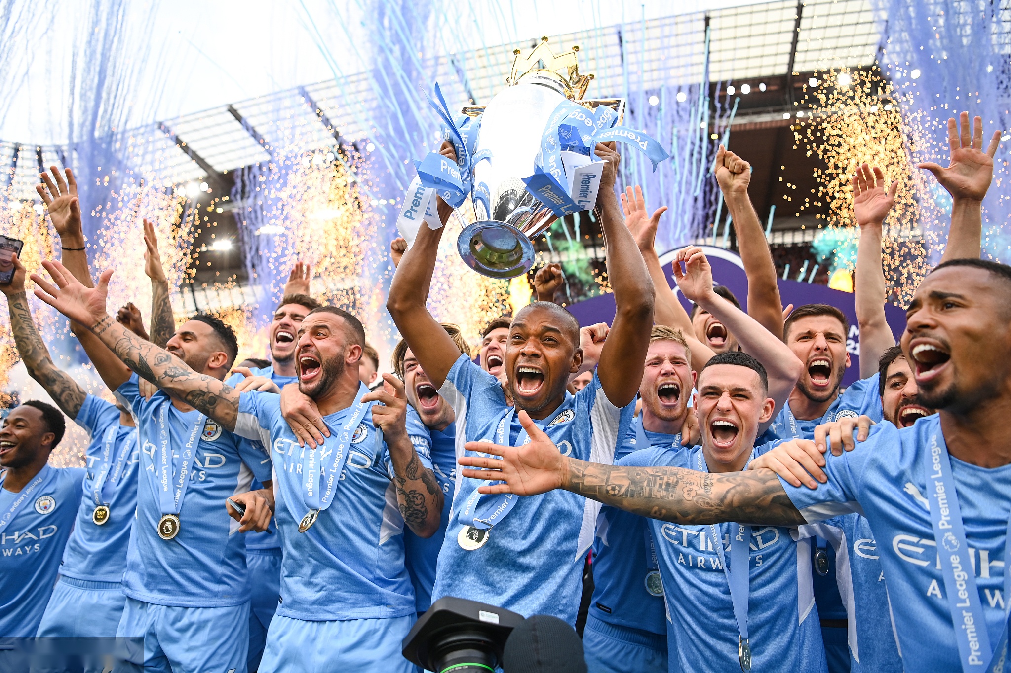 体育场馆翻 体育场馆翻